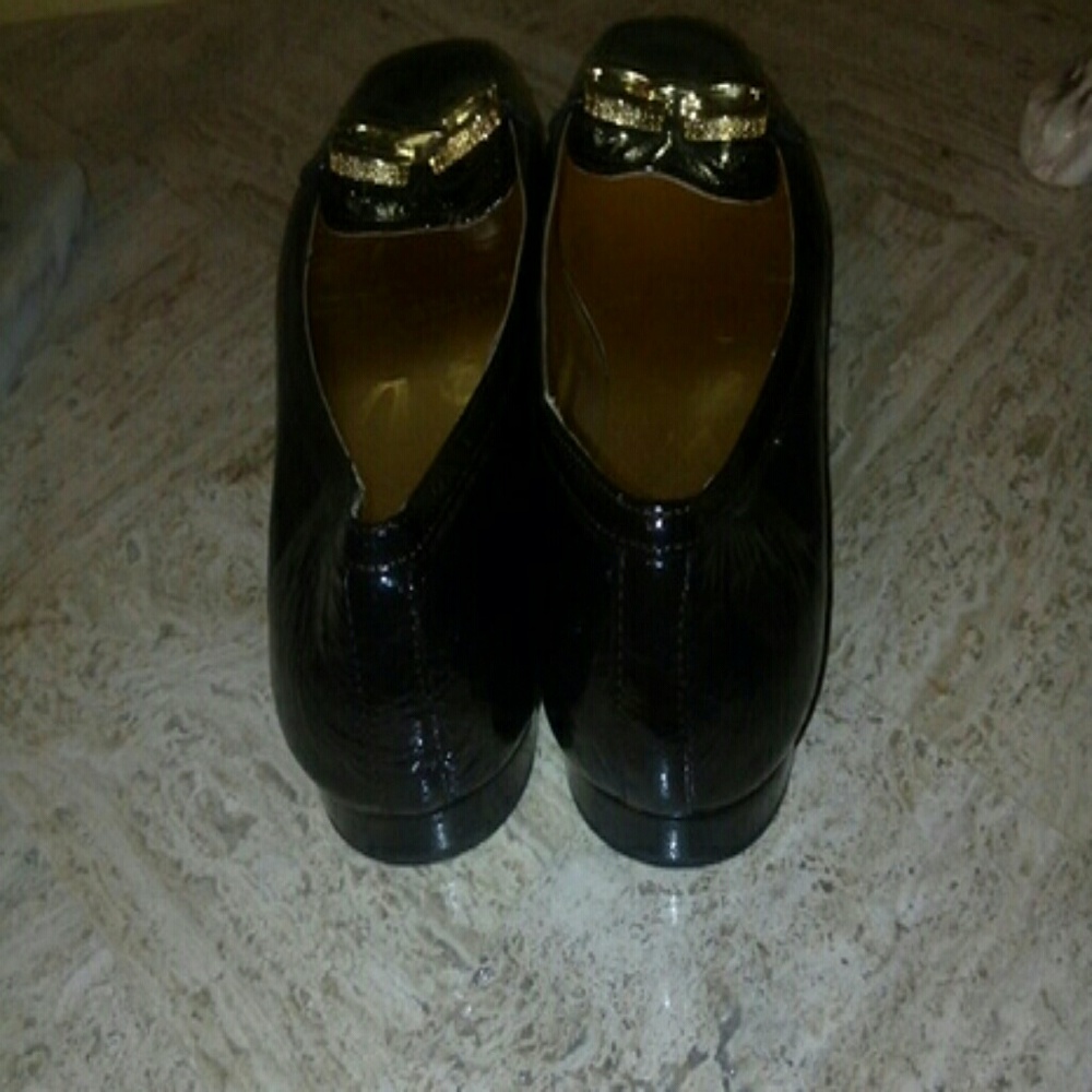 Coach - Picture 2 of 4